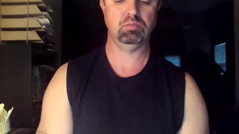 nvrenuff1979 online show from October 27, 11:43 am