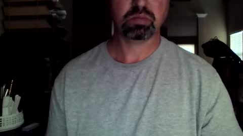 nvrenuff1979 online show from December 17, 12:45 pm