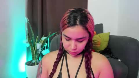 Nia online show from November 5, 12:45 am