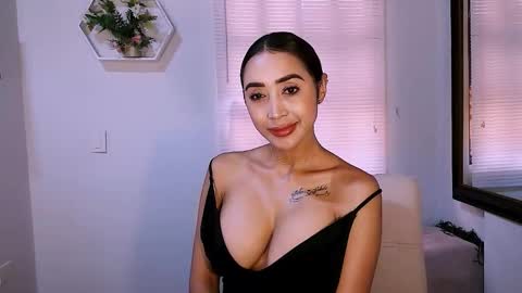 Nycole online show from February 25, 2:20 pm