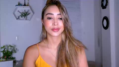 Nycole online show from February 6, 11:09 am