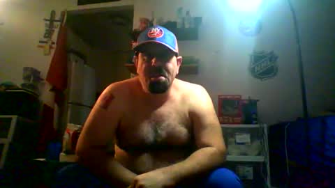 nyisles00 online show from November 23, 2:48 pm