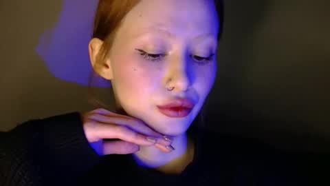 nyra_thira online show from February 1, 3:42 pm