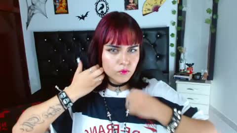 Heidy  online show from April 13, 7:07 pm