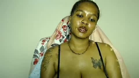 obsidianrose_ online show from June 6, 5:02 am