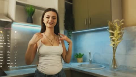 Bella online show from April 4, 3:30 pm