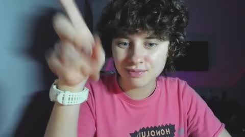 Evie online show from November 22, 1:20 pm