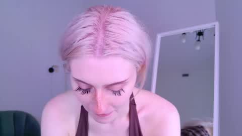 Lily online show from June 7, 2:22 pm