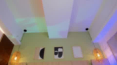 Holly online show from November 16, 11:45 am