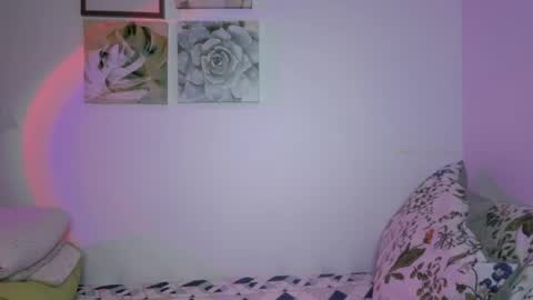 ohanna_ online show from April 22, 12:07 am