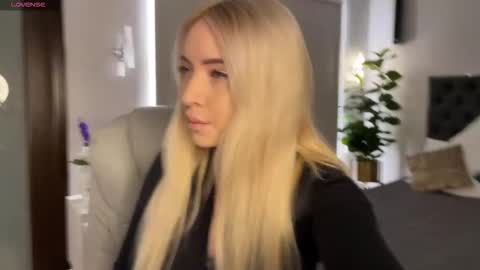 Emma online show from January 17, 1:04 am