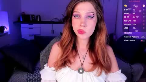Snapshot of ohmymiami_ chatting on October 23, 8:31 pm Light online show from October 23, 8:31 pm