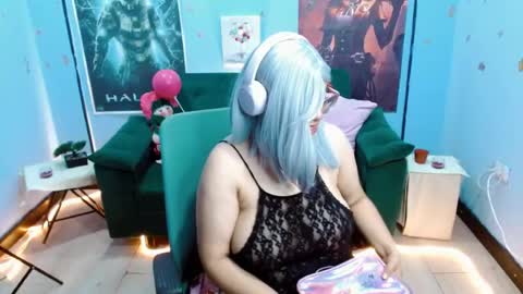 ohmysqueak online show from May 7, 10:44 am