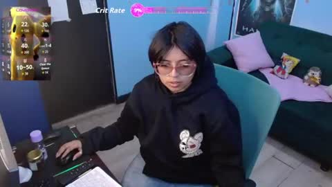 ohmysqueak online show from June 15, 11:08 pm