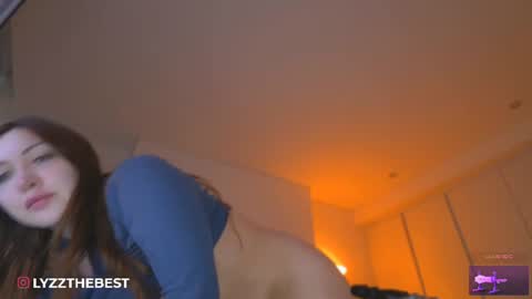 Lyz  online show from July 4, 12:48 am