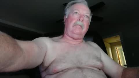 Snapshot of oldlakeguy chatting on October 7, 2:29 am OldLakeGuy online show from October 7, 2:29 am