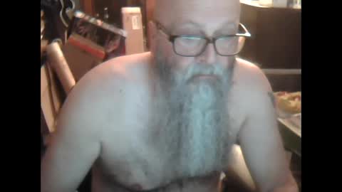 Snapshot of oldman196262 chatting on February 16, 1:38 pm oldman196262 online show from February 16, 1:38 pm