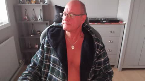 oldveteranuk online show from April 6, 6:14 am