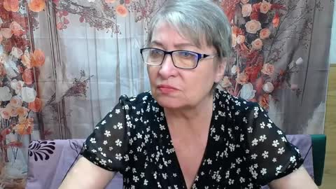 OlgaLuck online show from April 1, 6:03 am