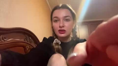 Olivia here online show from July 26, 10:35 am