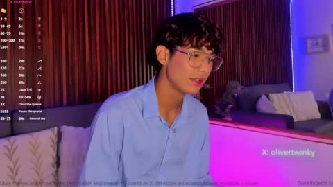 oliver20__ online show from May 1, 11:10 pm