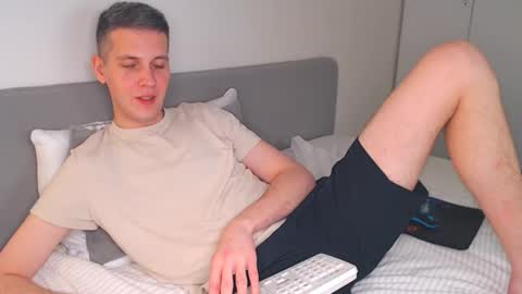 Oliver online show from February 4, 5:28 pm