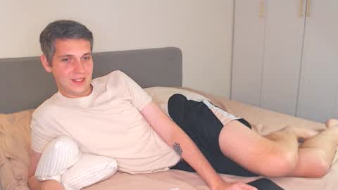 Oliver online show from September 25, 4:03 pm