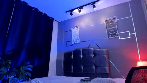 oliver mr  online show from October 9, 9:09 pm