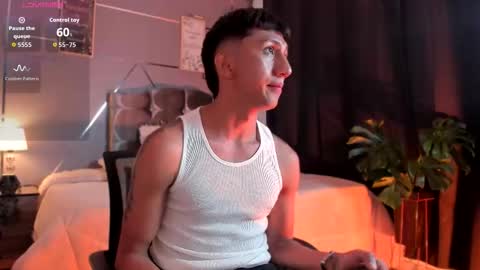 oliver mr  online show from November 18, 8:45 pm