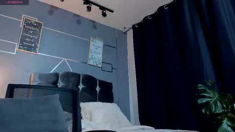 oliver mr  online show from November 29, 9:22 pm