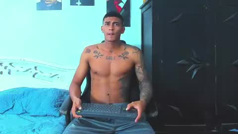 oliver_smith_2 online show from July 28, 9:14 pm