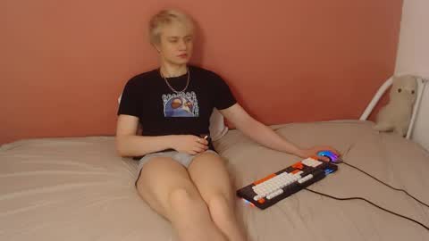 Oliver online show from April 9, 1:31 am