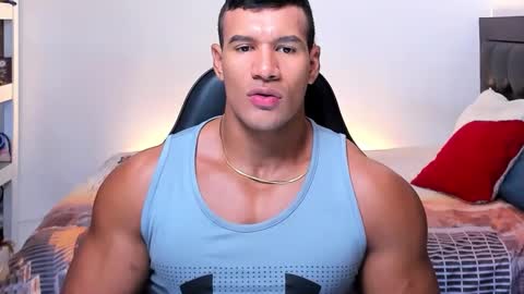 Snapshot of oliver_tommy chatting on September 15, 1:45 pm oliver_tommy online show from September 15, 1:45 pm