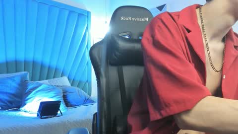 oliverthompson_01 online show from September 23, 6:18 am