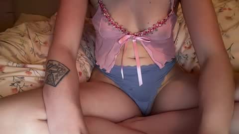 olivia2739 online show from July 9, 8:46 pm