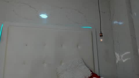  olivia  online show from October 5, 11:51 am