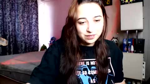 Snapshot of olivia_defo chatting on October 21, 11:15 am olivia_defo online show from October 21, 11:15 am