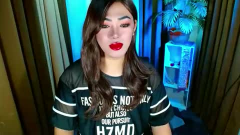 Miss OLIVIA online show from October 16, 11:32 am