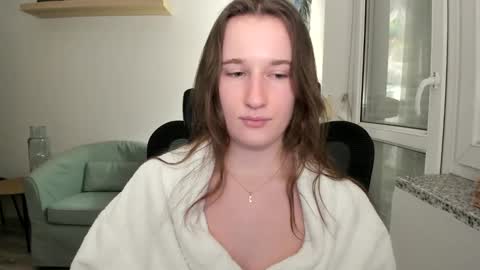 Oliwiaa2004 online show from January 26, 11:08 pm