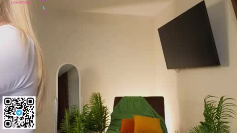 Olivia online show from March 25, 2:18 am