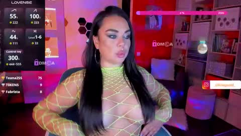 Oliviagoold online show from September 10, 9:05 pm