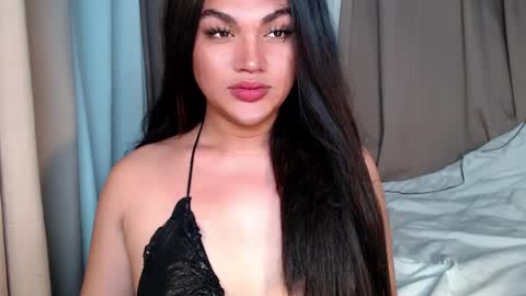 oliviahot22 online show from December 18, 12:21 am