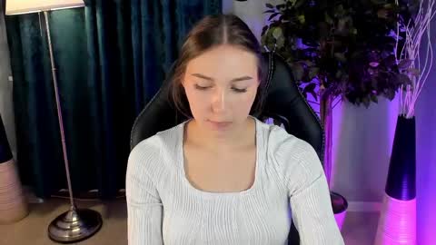 olivialangs online show from March 17, 12:21 pm
