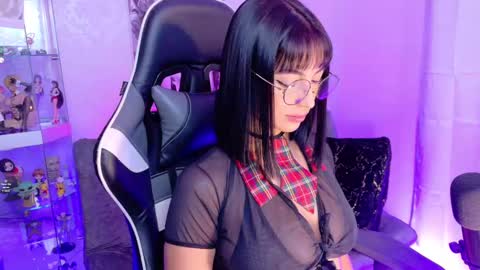 Snapshot of oliviamcneill chatting on March 12, 12:15 pm Olivia Mcneill  online show from March 12, 12:15 pm