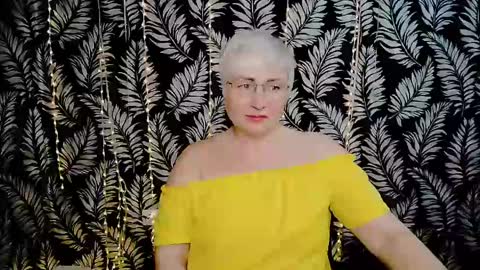 Kelly online show from April 19, 10:27 am