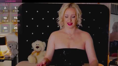 Olivia online show from January 12, 9:55 pm