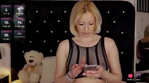 Olivia online show from March 9, 5:11 am