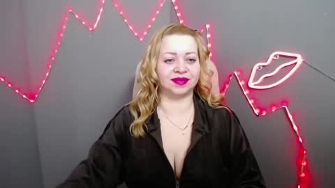 Oliviaverr online show from April 11, 12:20 pm