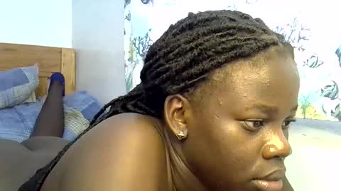 ollleina online show from February 24, 2:53 pm