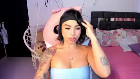 olyrosee online show from June 22, 7:43 pm